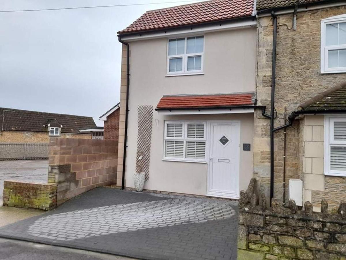 Outstanding Modern 1-Bed House In Chippenham Chippenham (Wiltshire) Exterior foto